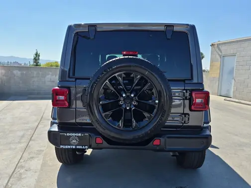 Granite Crystal Metallic Clearcoat 2025 Jeep Wrangler 4xe Sahara