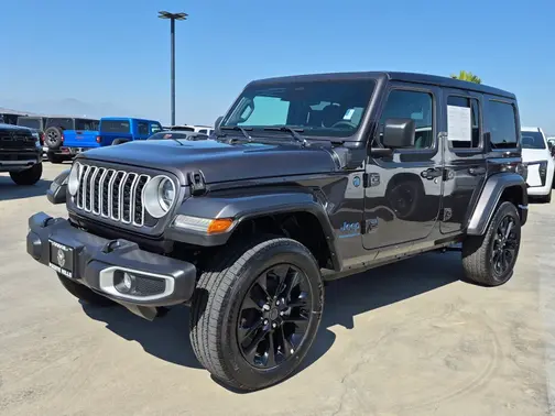 Granite Crystal Metallic Clearcoat 2025 Jeep Wrangler 4xe Sahara