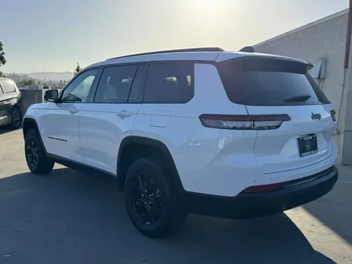 Bright White Clearcoat 2025 Jeep Grand Cherokee L Altitude X