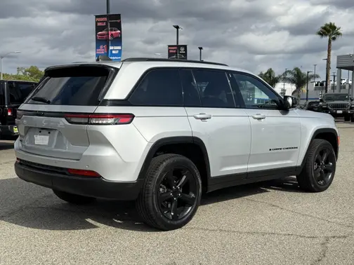 Silver Zynith 2023 Jeep Grand Cherokee Altitude