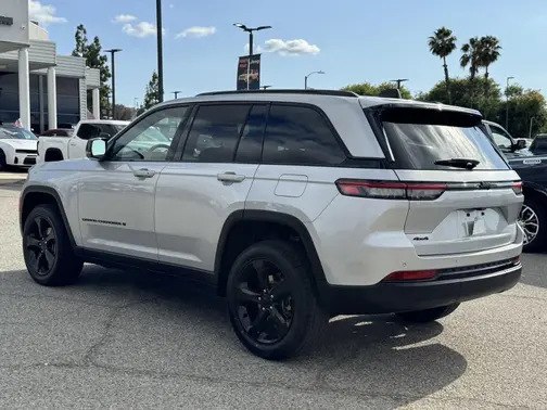 Silver Zynith 2023 Jeep Grand Cherokee Altitude