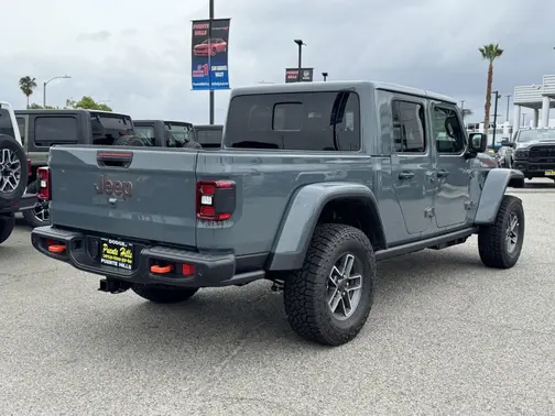 Anvil Clear-Coat Exterior Paint 2026 Jeep Gladiator Mojave X