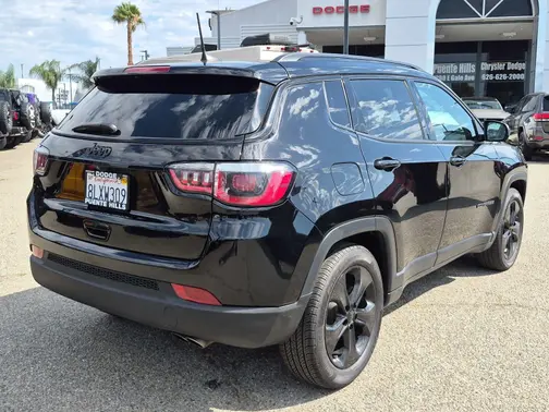 Diamond Black Crystal Pearlcoat 2019 Jeep Compass Altitude