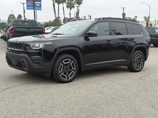 Diamond Black Crystal Pearl-Coat Exterior Paint 2026 Jeep Cherokee Limited