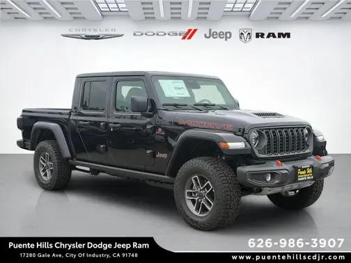 Black Clear-Coat Exterior Paint 2026 Jeep Gladiator Mojave