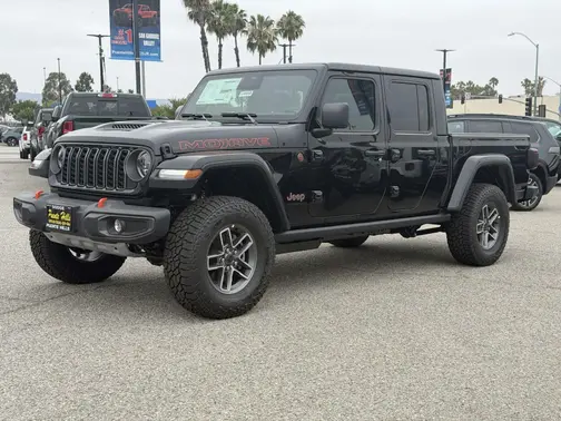 Black Clear-Coat Exterior Paint 2026 Jeep Gladiator Mojave
