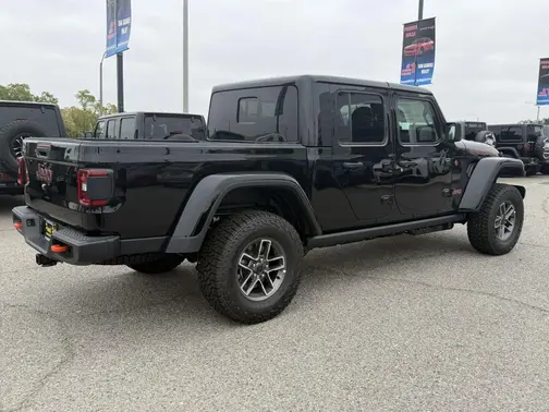 Black Clear-Coat Exterior Paint 2026 Jeep Gladiator Mojave