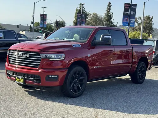 Molten Red Pearl-Coat Exterior Paint 2026 RAM 1500 Laramie