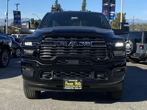 Diamond Black Crystal Pearl-Coat Exterior Paint 2026 RAM 2500 Big Horn