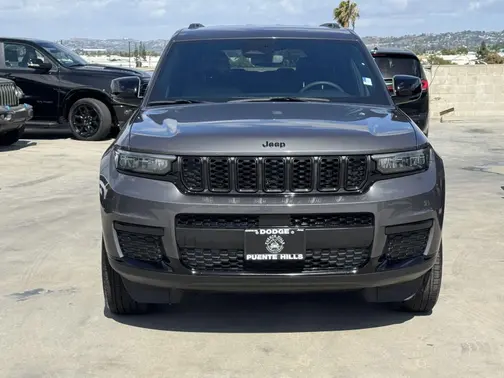 Baltic Gray Metallic Clearcoat 2024 Jeep Grand Cherokee L Altitude