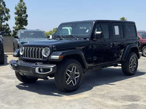 Black Clearcoat 2025 Jeep Wrangler Sahara