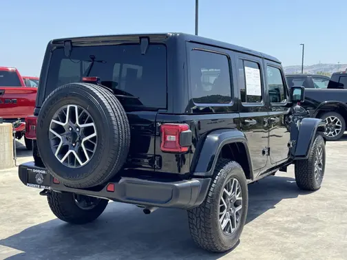 Black Clearcoat 2025 Jeep Wrangler Sahara