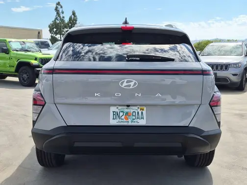 Cyber Gray Metallic 2025 Hyundai KONA SEL