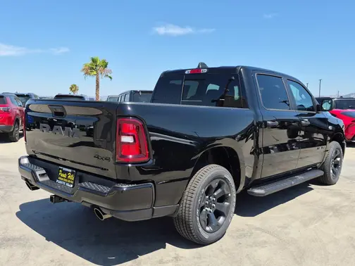 Diamond Black Crystal Pearl-Coat Exterior Paint 2026 RAM 1500 Express