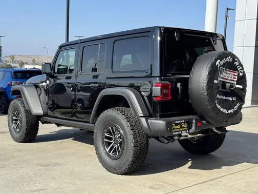 Black Clear-Coat Exterior Paint 2026 Jeep Wrangler Moab 392