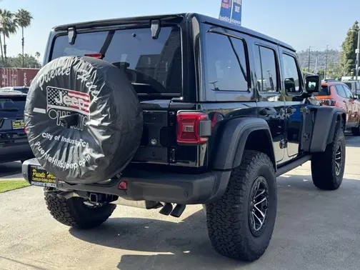 Black Clear-Coat Exterior Paint 2026 Jeep Wrangler Moab 392