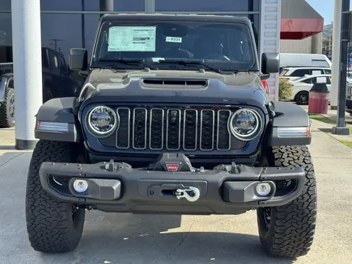 Black Clear-Coat Exterior Paint 2026 Jeep Wrangler Moab 392