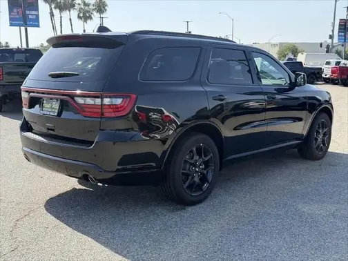 Diamond Black Clear-Coat Exterior Paint 2026 Dodge Durango GT