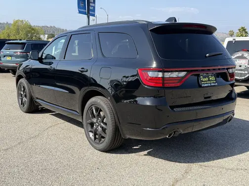 Diamond Black Clear-Coat Exterior Paint 2026 Dodge Durango GT HEMI V8