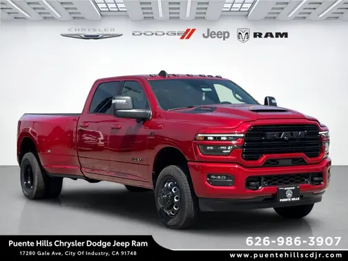 Molten Red Pearl-Coat Exterior Paint 2026 RAM 3500 Laramie