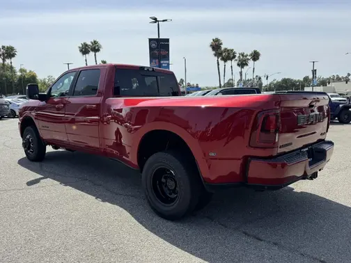 Molten Red Pearl-Coat Exterior Paint 2026 RAM 3500 Laramie