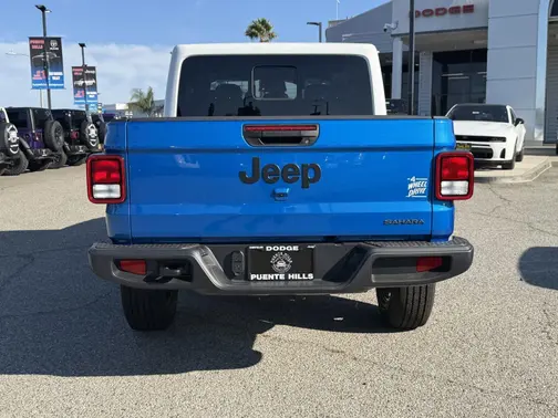 Hydro Blue Pearl-Coat Exterior Paint 2026 Jeep Gladiator Sahara