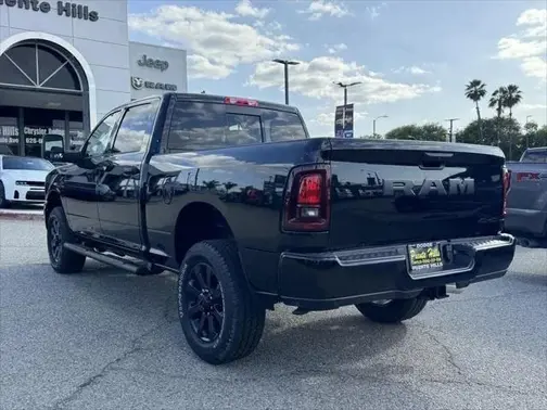 Diamond Black Crystal Pearl-Coat Exterior Paint 2026 RAM 2500 Black Express