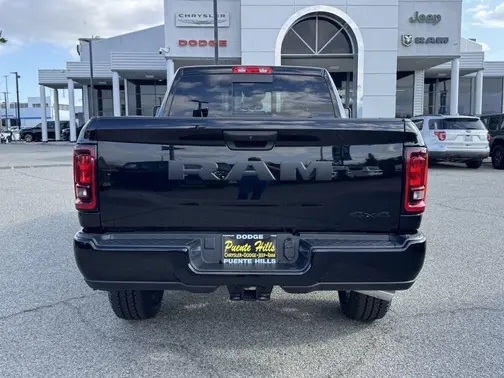 Diamond Black Crystal Pearl-Coat Exterior Paint 2026 RAM 2500 Black Express
