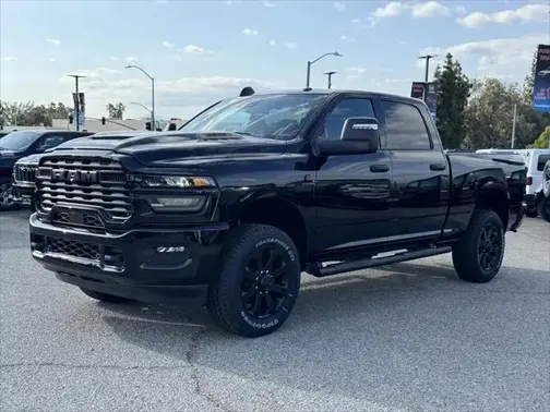 Diamond Black Crystal Pearl-Coat Exterior Paint 2026 RAM 2500 Black Express