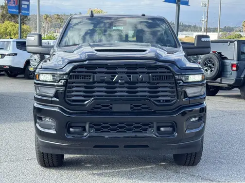 Diamond Black Crystal Pearl-Coat Exterior Paint 2026 RAM 2500 Black Express