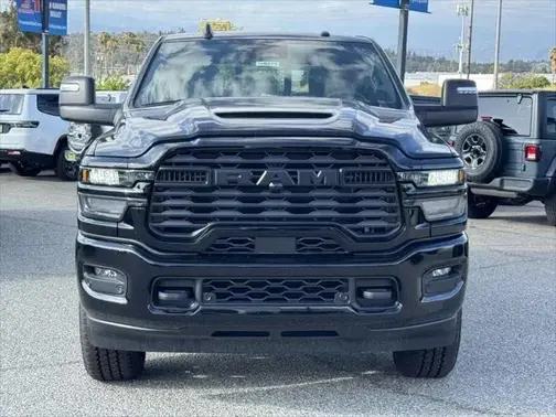 Diamond Black Crystal Pearl-Coat Exterior Paint 2026 RAM 2500 Black Express