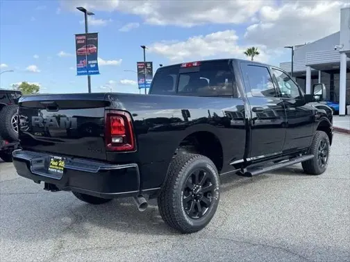 Diamond Black Crystal Pearl-Coat Exterior Paint 2026 RAM 2500 Black Express