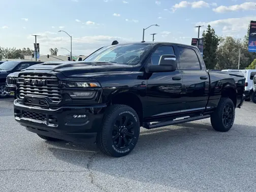 Diamond Black Crystal Pearl-Coat Exterior Paint 2026 RAM 2500 Black Express