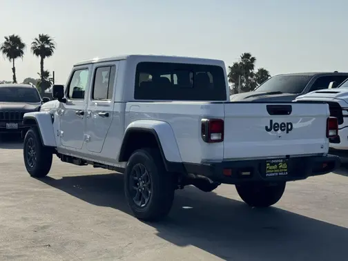 Bright White Clear-Coat Exterior Paint 2026 Jeep Gladiator 85th Anniversary Edition