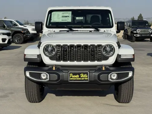 Bright White Clear-Coat Exterior Paint 2026 Jeep Gladiator 85th Anniversary Edition
