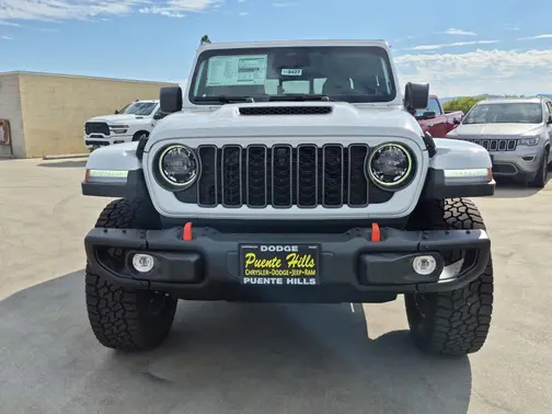 Bright White Clear-Coat Exterior Paint 2026 Jeep Gladiator Mojave X
