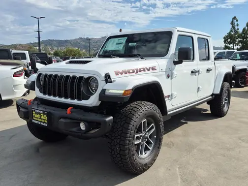 Bright White Clear-Coat Exterior Paint 2026 Jeep Gladiator Mojave X