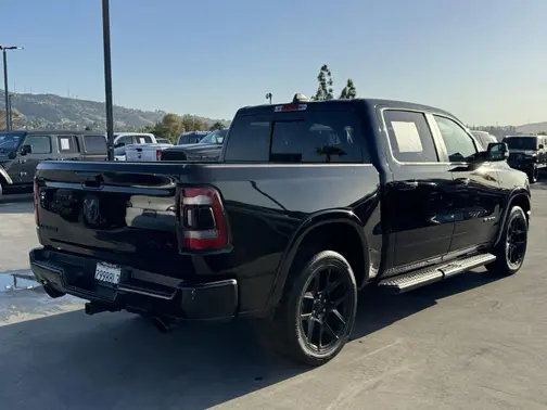 Diamond Black Crystal Pearlcoat 2022 RAM 1500 Laramie