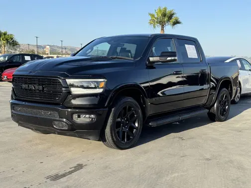 Diamond Black Crystal Pearlcoat 2022 RAM 1500 Laramie