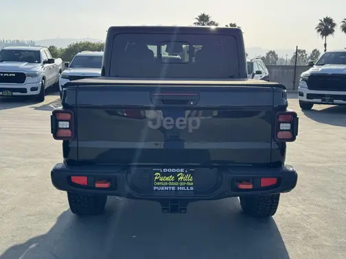 Black Clear-Coat Exterior Paint 2026 Jeep Gladiator Mojave X