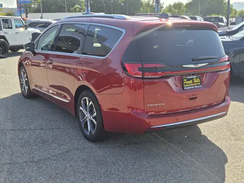 Red Hot Pearl-Coat Exterior Paint 2026 Chrysler Pacifica Pinnacle