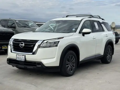 Pearl White Tricoat 2022 Nissan Pathfinder SV