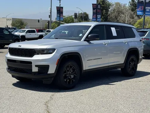 Silver Zynith 2024 Jeep Grand Cherokee L Altitude