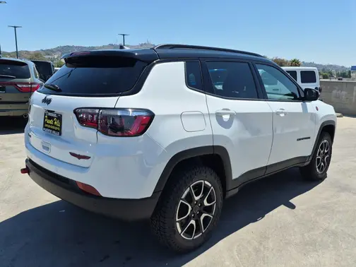 Bright White Clear-Coat Exterior Paint 2026 Jeep Compass Trailhawk