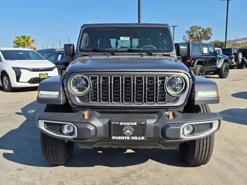 Granite Crystal Metallic Clear-Coat Exterior Paint 2026 Jeep Gladiator 85th Anniversary Edition
