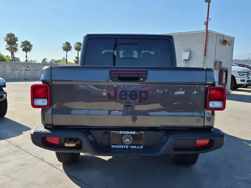 Granite Crystal Metallic Clear-Coat Exterior Paint 2026 Jeep Gladiator 85th Anniversary Edition