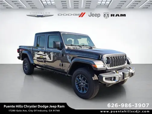 Granite Crystal Metallic Clear-Coat Exterior Paint 2026 Jeep Gladiator 85th Anniversary Edition