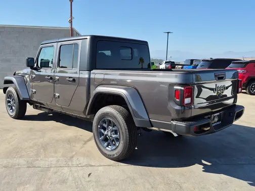 Granite Crystal Metallic Clear-Coat Exterior Paint 2026 Jeep Gladiator 85th Anniversary Edition
