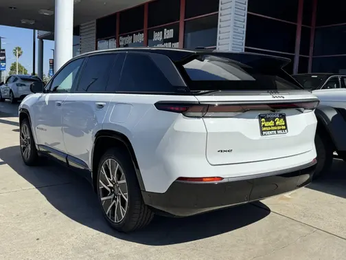 Bright White Clear-Coat Exterior Paint 2025 Jeep Wagoneer S Limited