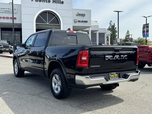 Diamond Black Crystal Pearl-Coat Exterior Paint 2026 RAM 1500 Big Horn